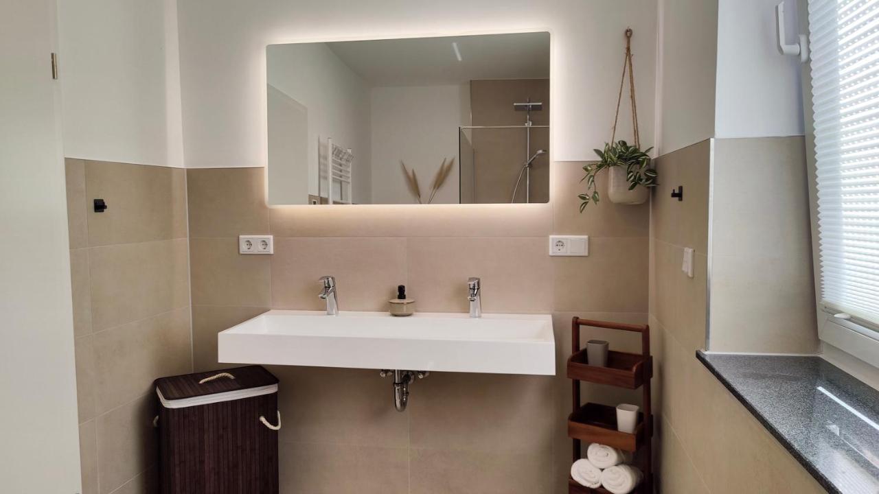 Hygge Home - Mit Garten Und Stellplatz Fuer Feriengaeste-, Monteure / Netflix / 10 Min. Zur Sinsheim Therme Und Zur Autobahn Luaran gambar